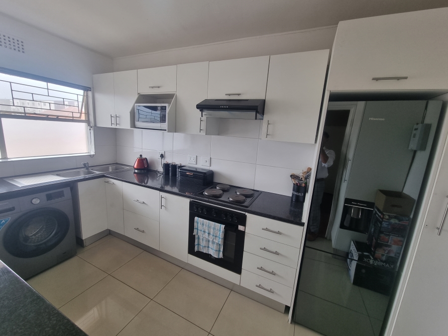 2 Bedroom Property for Sale in Goodwood Estate Western Cape